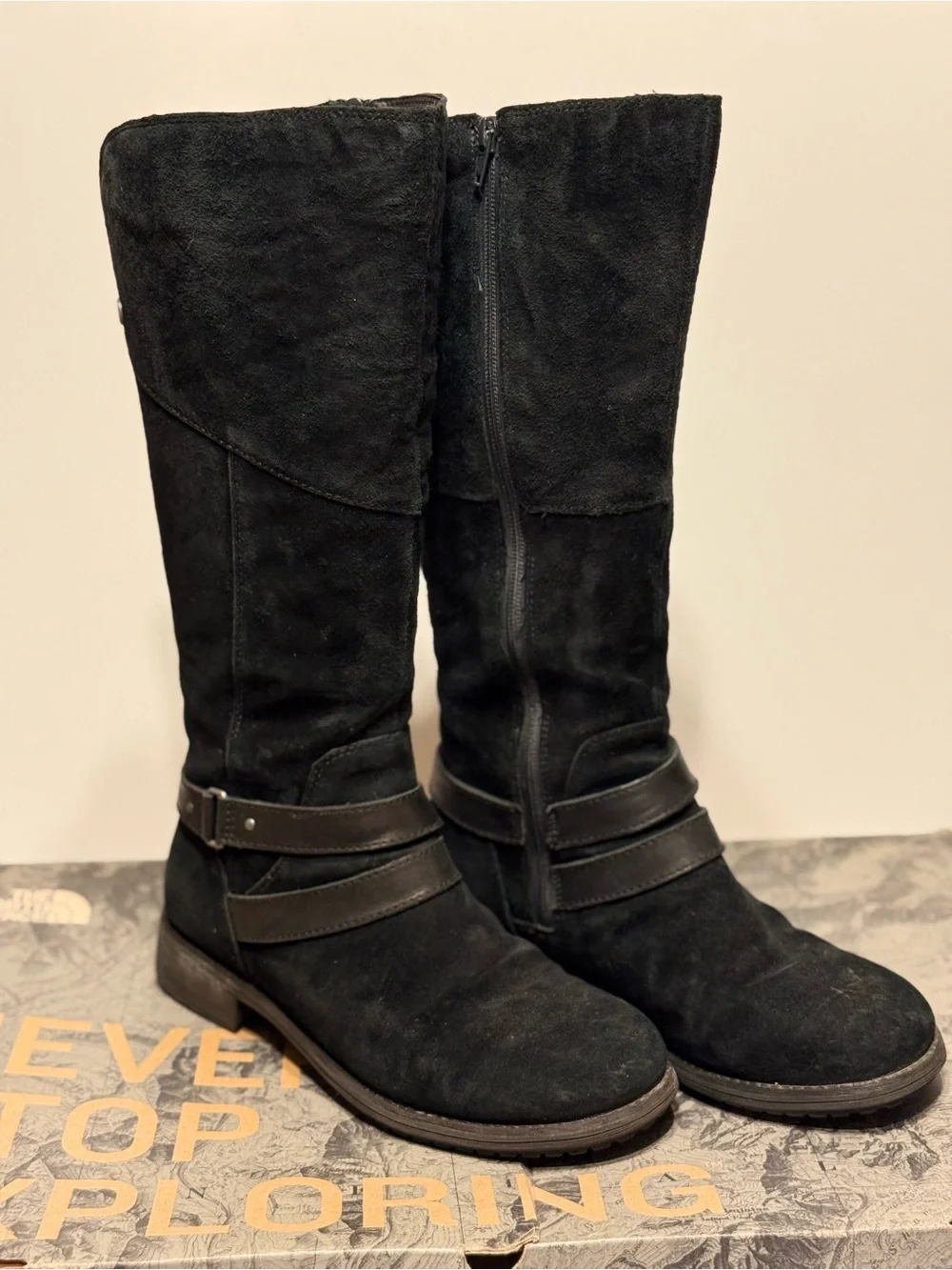 The North Face Bridgeton Black Suede Waterproof Riding Boots, EUC w/ box, size 9